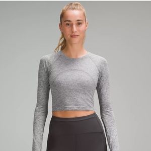 SOLD Swiftly Tech Cropped Long-Sleeve Shirt 2.0 in “Slate/White” (Grey)